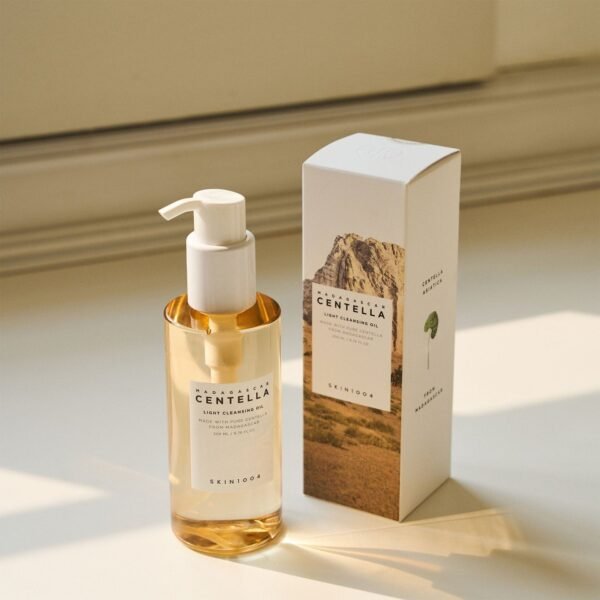 SKIN1004 Madagascar Centella Light Cleansing Oil 200ml - Imagen 2